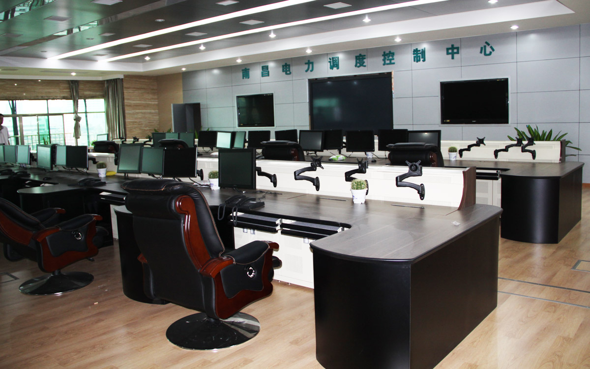 國(guó)家電網(wǎng)調(diào)度值班臺(tái)圖片
